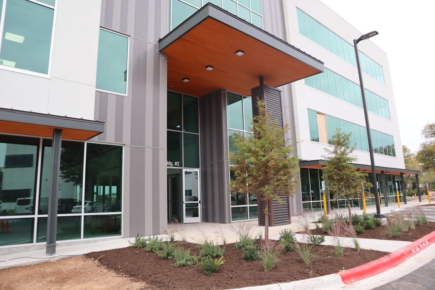 More Photos Of 7951 Shoal Creek Blvd, Austin Medical For Lease
