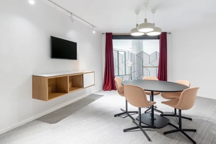 More Photos Of 685 Centre St SW, Calgary Coworking Space