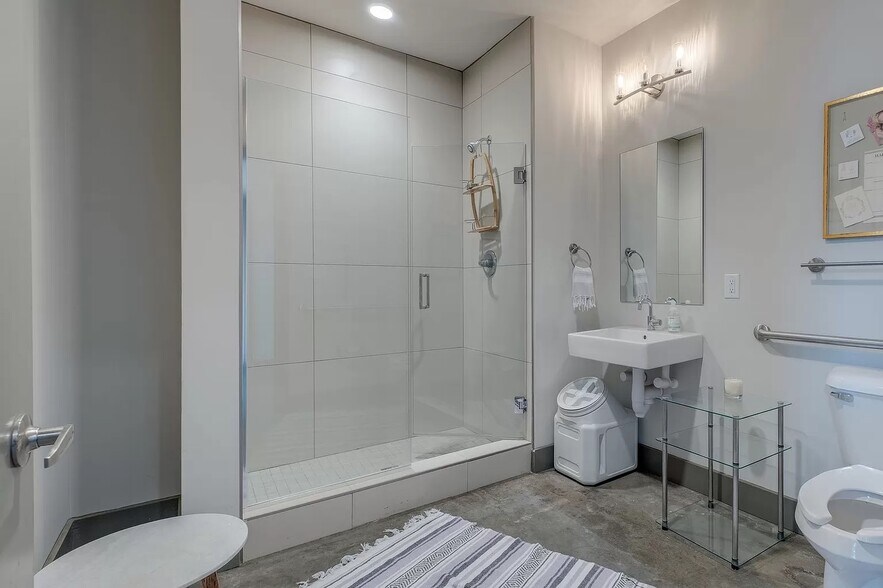 More Photos Of 1250 Martin St, Nashville Apartments For Lease