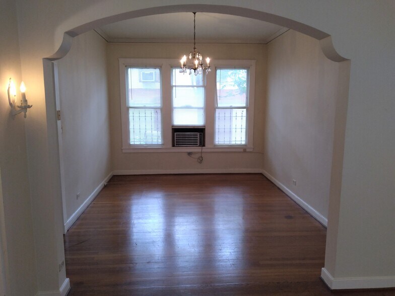 More Photos Of 219 W Magnolia Ave, San Antonio Apartments For Sale