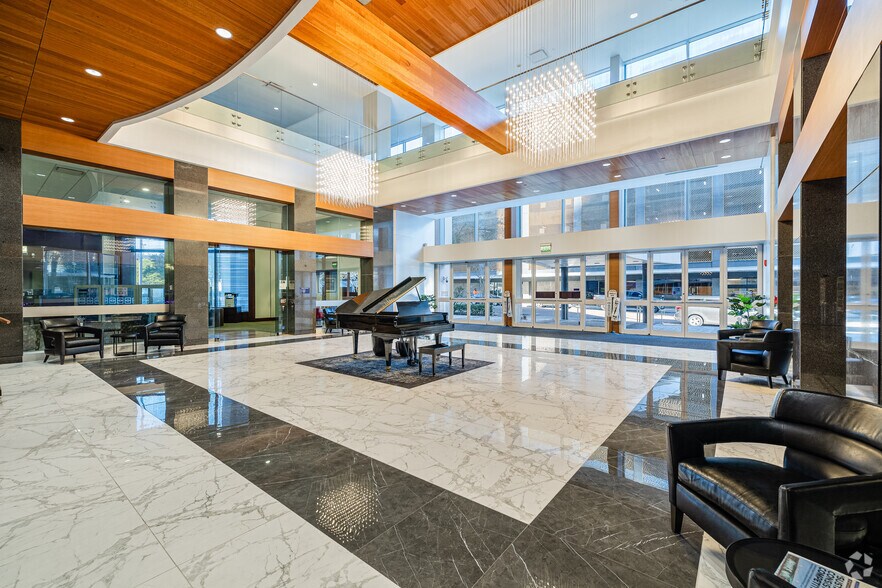 More Photos Of 200 W Forsyth St, Jacksonville Office For Lease
