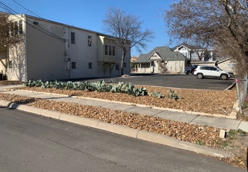 More Photos Of 1800 Mccullough Ave, San Antonio Office For Sale