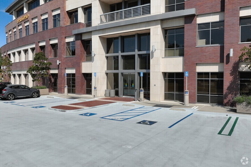 More Photos Of 12544 High Bluff Dr, San Diego Coworking Space