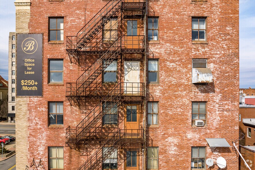 More Photos Of 13 Park Ave W, Mansfield Office For Lease