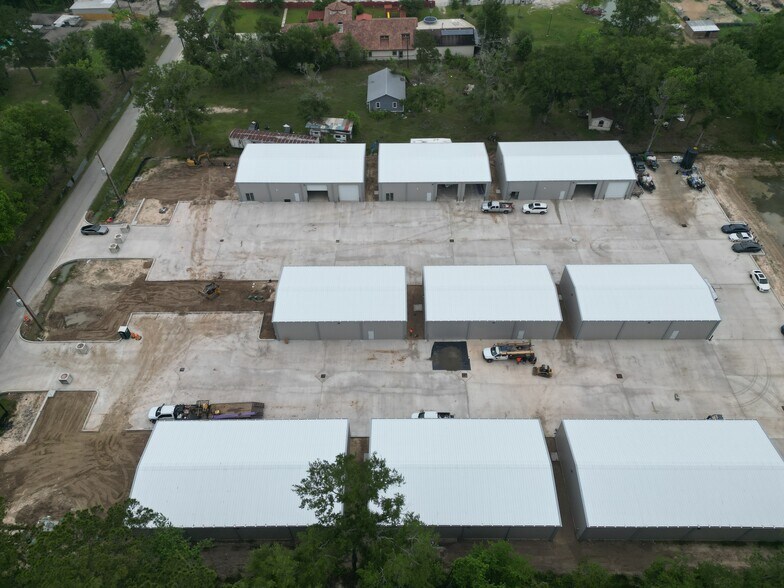 More Photos Of 20678 Canterbury Rd, Porter Unknown For Lease