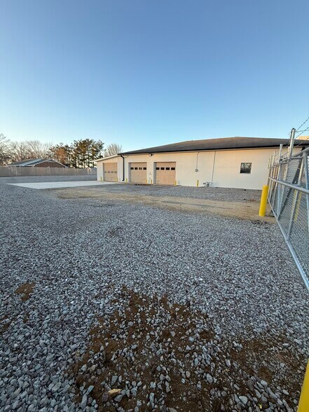 More Photos Of 5785 Tennessee 226, Savannah Flex For Lease