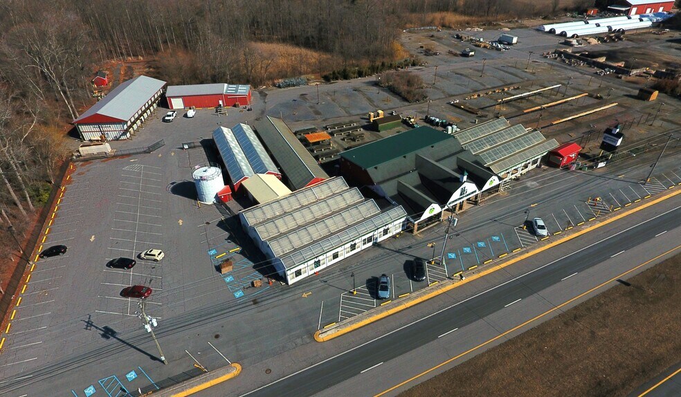 More Photos Of 5580 DuPont Pky, Smyrna Unknown For Lease