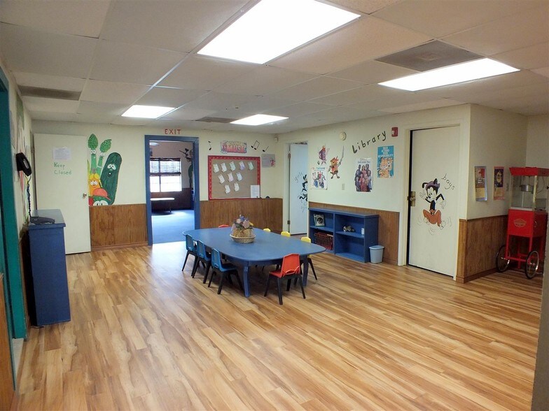 More Photos Of 15911 Fir Rd, Santa Fe Daycare Center For Sale