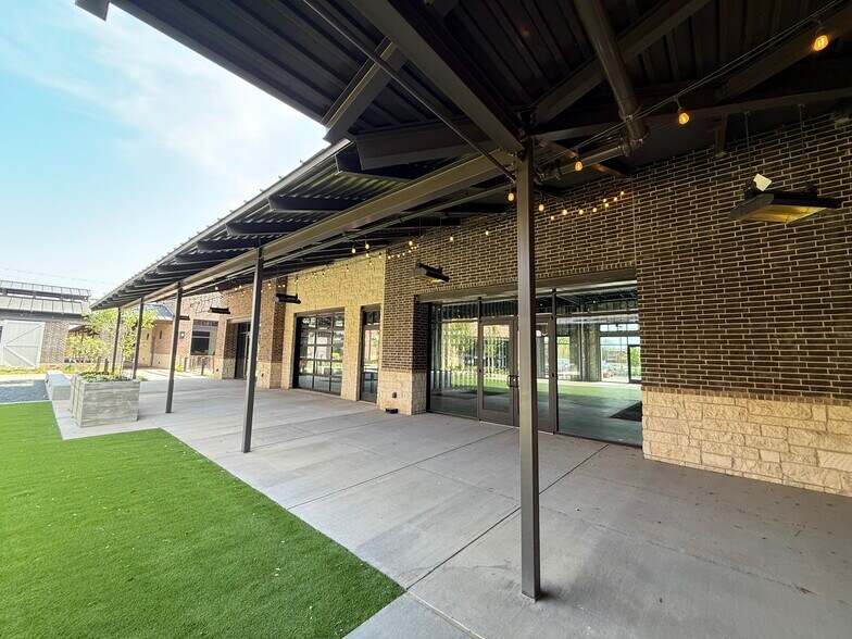 More Photos Of 2801 McKinney St, Melissa Unknown For Lease