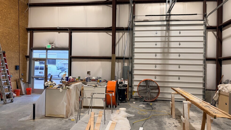 More Photos Of 995 S Main St, Smithfield Industrial For Lease