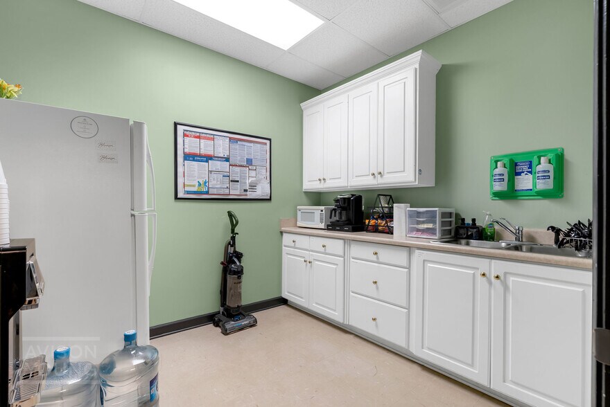 More Photos Of 634 Fairview Rd, Simpsonville Medical For Lease