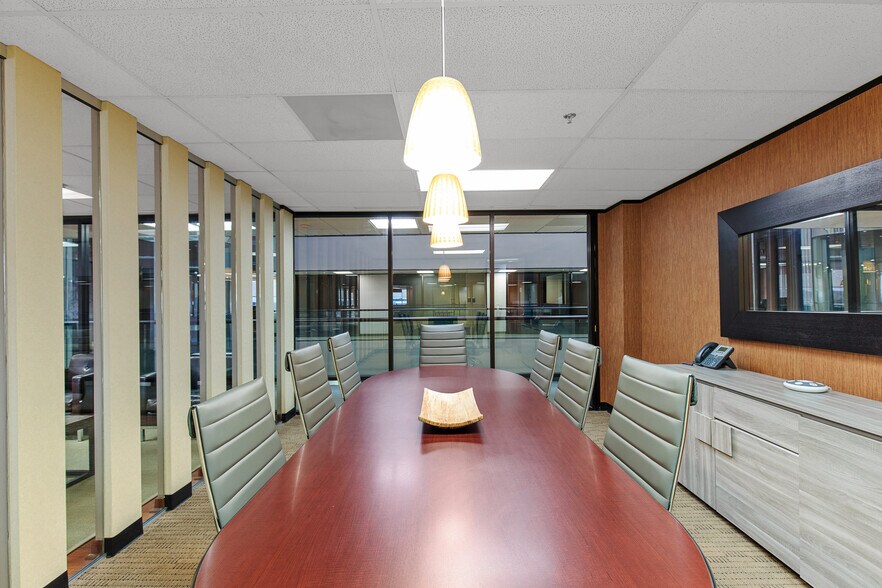More Photos Of 11811 North Freeway, Houston Office For Lease