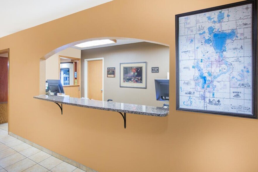 More Photos Of 2704 17th St, Spirit Lake Hotel For Sale