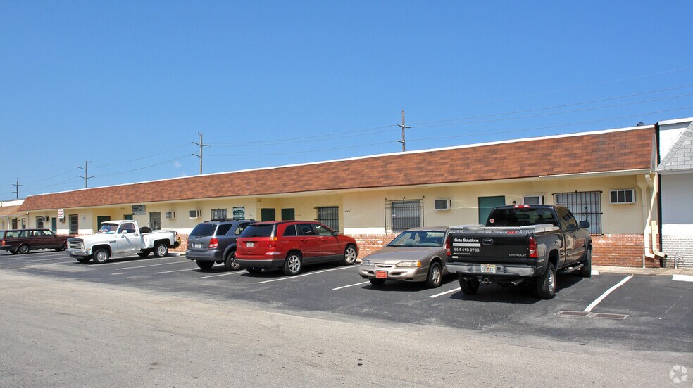 More Photos Of 4740-4754 NE 12th Ave, Oakland Park Warehouse For Lease