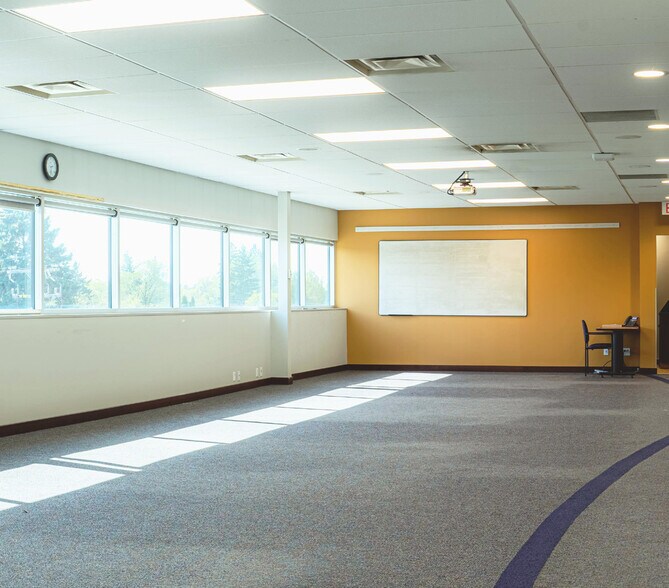 More Photos Of 9119 82nd Ave, Edmonton Office For Lease