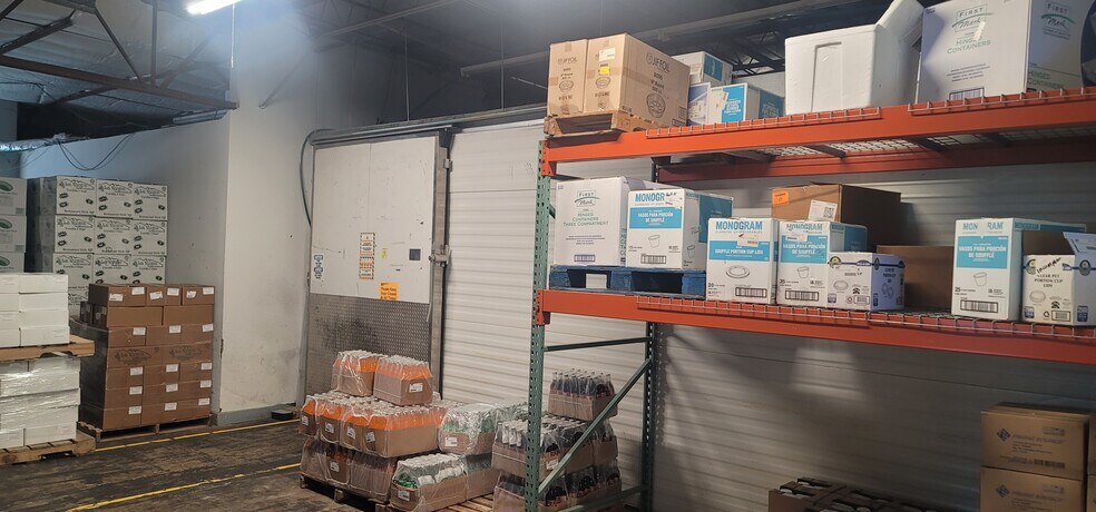 More Photos Of 802 Brandi Ln, Round Rock Warehouse For Lease