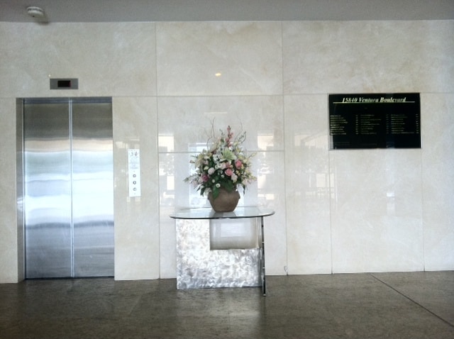 More Photos Of 15840 Ventura Blvd, Encino Medical For Lease