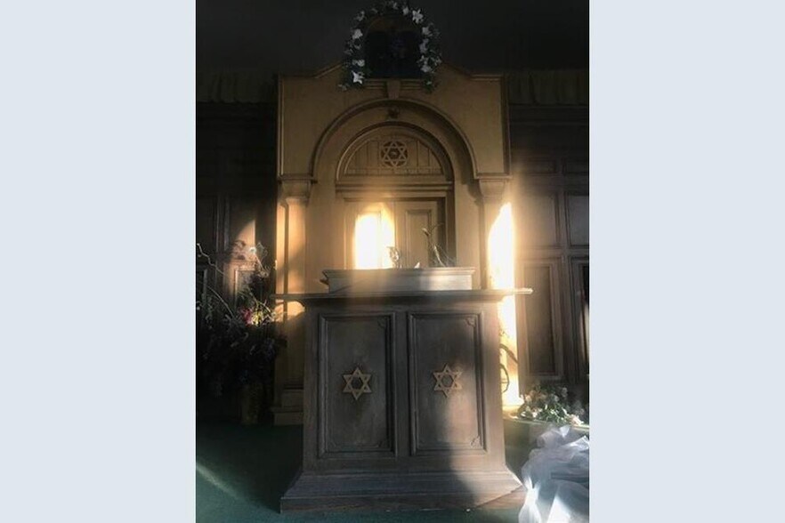 More Photos Of 329 E Moody Ave, New Castle Religious Facility For Sale