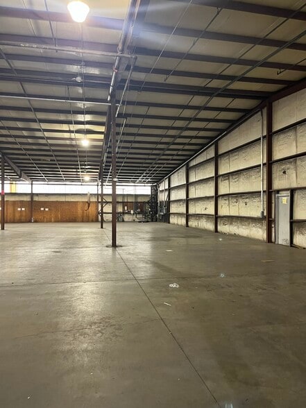 More Photos Of 289 Kilvert St, Warwick Manufacturing For Lease