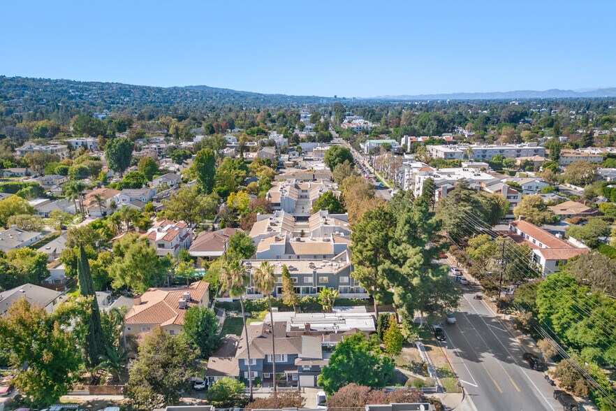 More Photos Of 12334 Moorpark St, Studio City Apartments For Sale