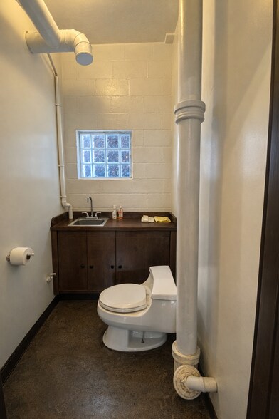 More Photos Of 3648 S Park Ave, Buffalo Restaurant For Lease