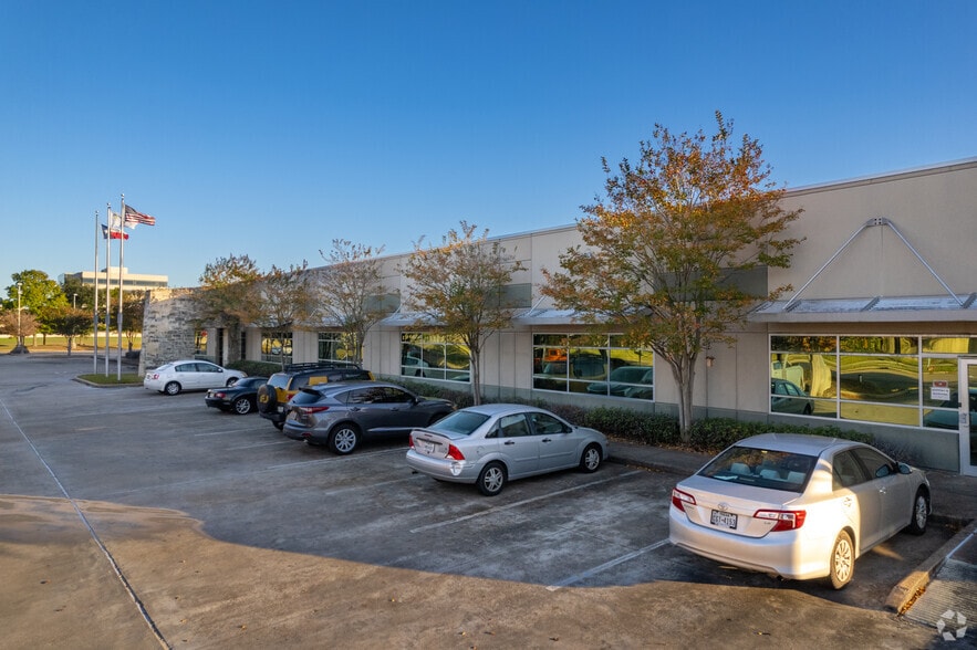 More Photos Of 10401 Town Park Dr, Houston Medical For Lease