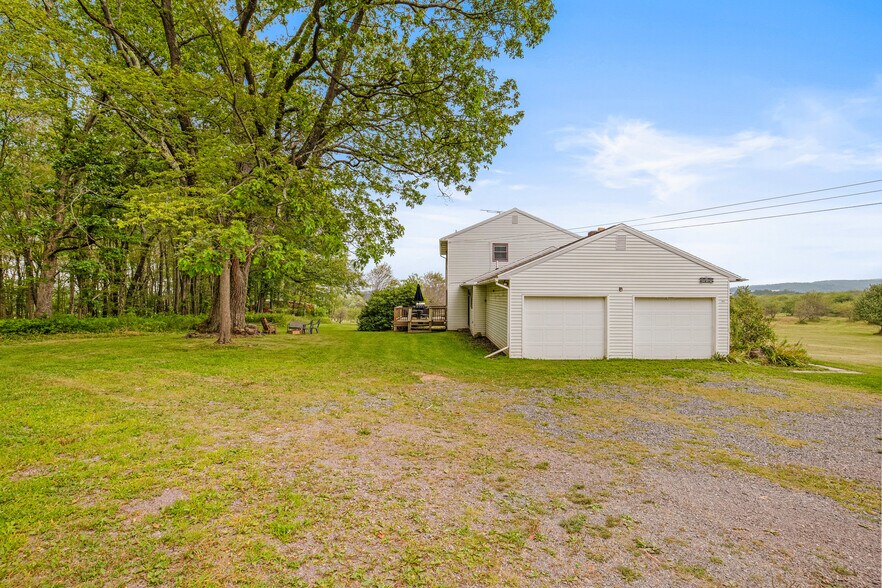 More Photos Of 162 Black Bear Run, Berlin Specialty For Sale