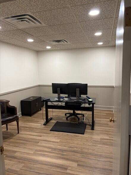 More Photos Of 823 Chickamauga Ave, Rossville Office For Lease