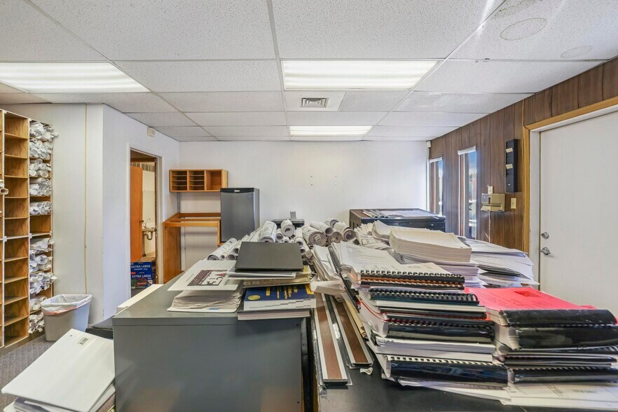 More Photos Of 507 Main Ave W, Twin Falls Flex For Sale