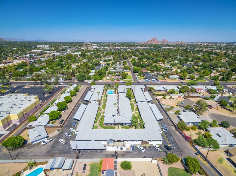 More Photos Of 2620 N 40th St, Phoenix Apartments For Sale