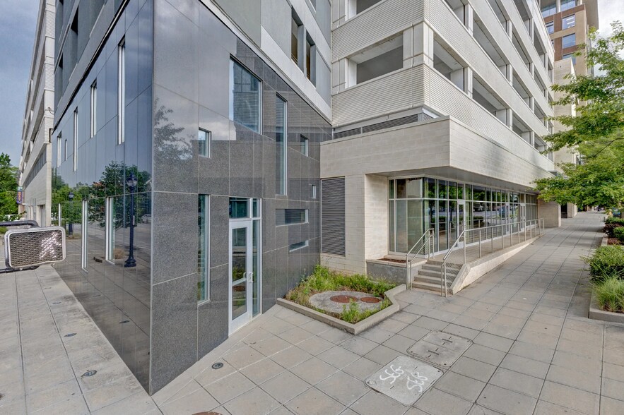 Primary Photo Of 106 W Washington St, Greenville General Retail For Lease