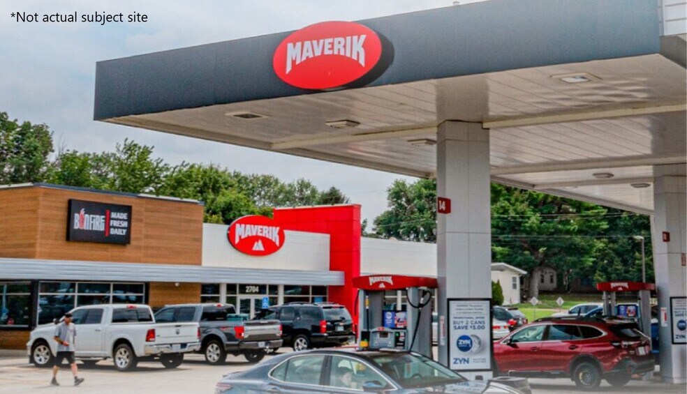 More Photos Of 907 W Jackson St, Ozark Service Station For Sale