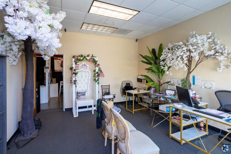 More Photos Of 707-709 E Hueneme Rd, Oxnard Warehouse For Sale