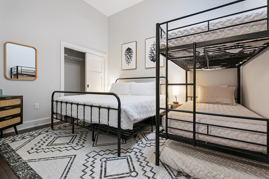 More Photos Of 122 College St, Asheville Storefront Retail Residential For Sale