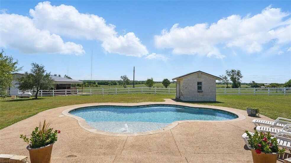 More Photos Of 310 Hatter Dr, Moody Land For Sale