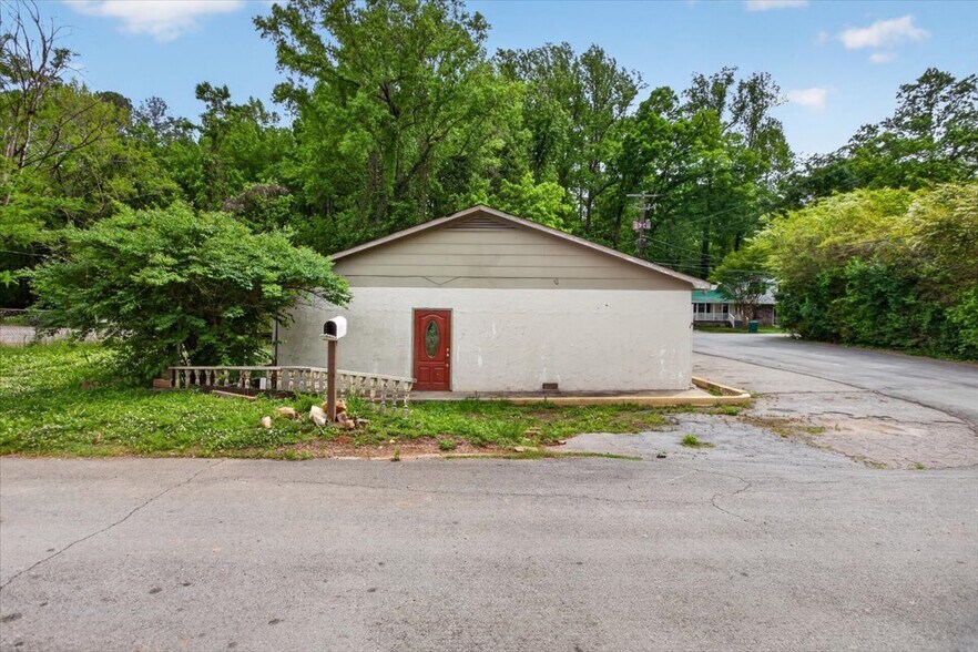 More Photos Of 79 Jones St, Jasper Warehouse For Sale
