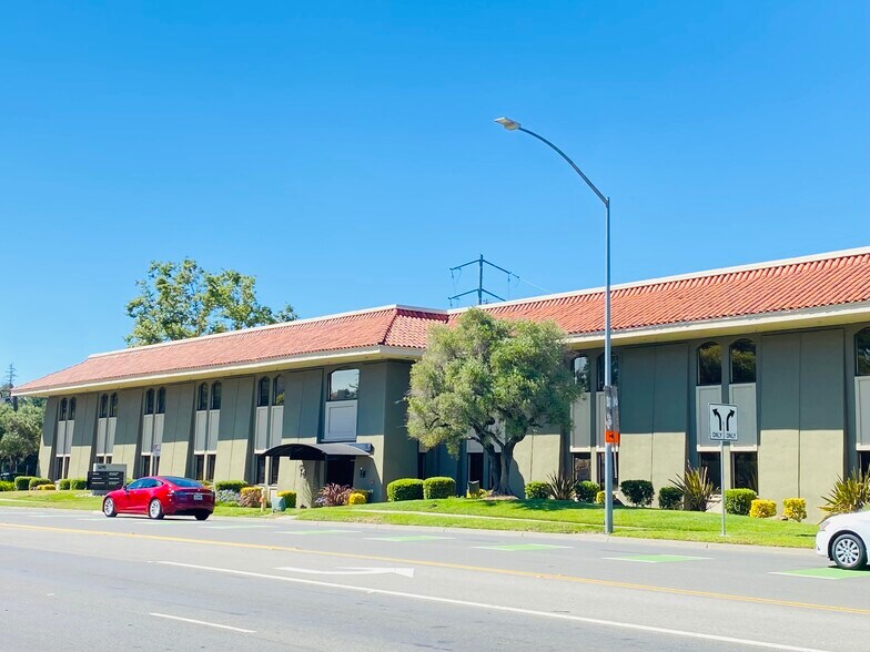 More Photos Of 16795 Lark Ave, Los Gatos Loft Creative Space For Lease