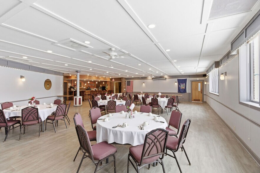 More Photos Of 24 S First St, Fulton Restaurant For Sale