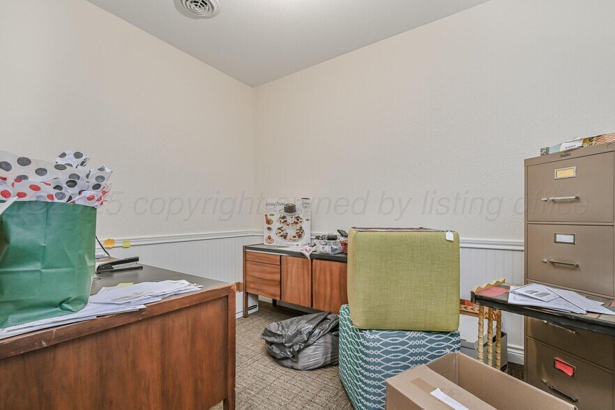 More Photos Of 119 W Kingsmill Ave, Pampa Storefront Retail Office For Sale