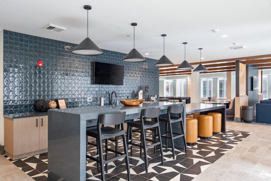 More Photos Of Union Ave @ Hawkins Ave, Ronkonkoma Unknown For Lease