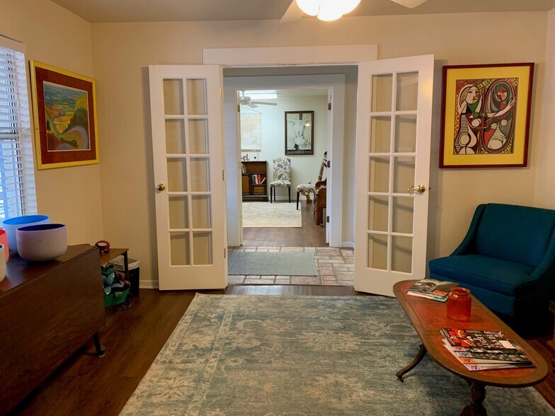 More Photos Of 207 Lake Rd, Belton Office For Lease