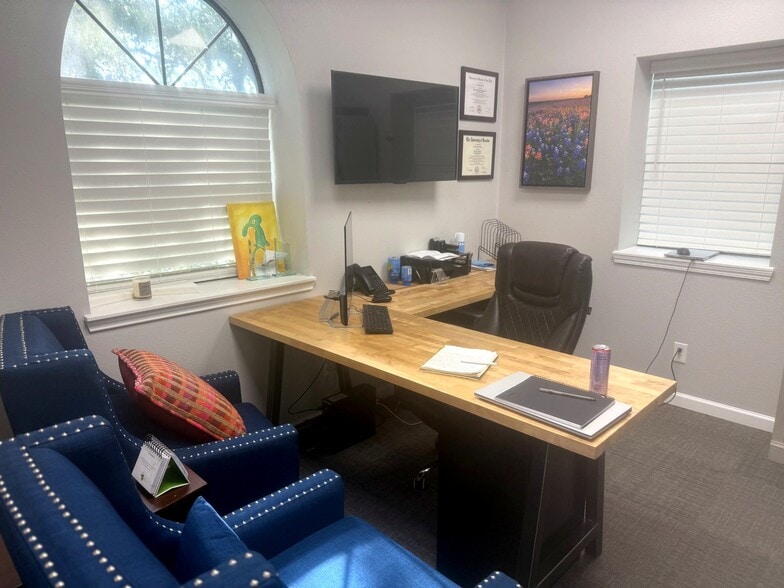 More Photos Of 404 Newport Blvd, League City Flex For Sale