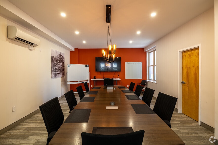 More Photos Of 1087 Elm St, Manchester Office For Lease