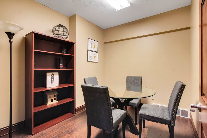 More Photos Of 2425 Medina Rd, Medina Office For Lease