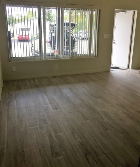 More Photos Of 1100 NE 18th Ct, Fort Lauderdale Apartments For Sale