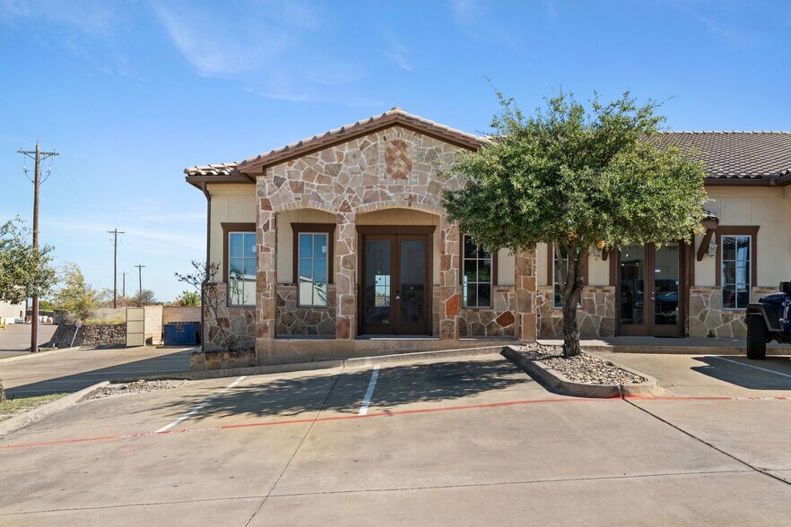 More Photos Of E 181 E BB Fielder Rd Suite 300, Weatherford Medical For Lease