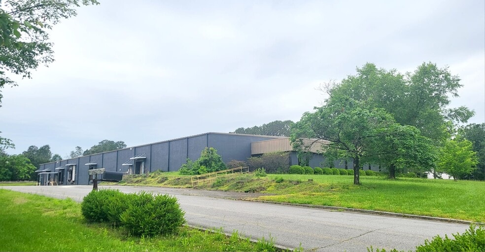 Primary Photo Of 3540 Corporate Dr, Dalton Warehouse For Lease