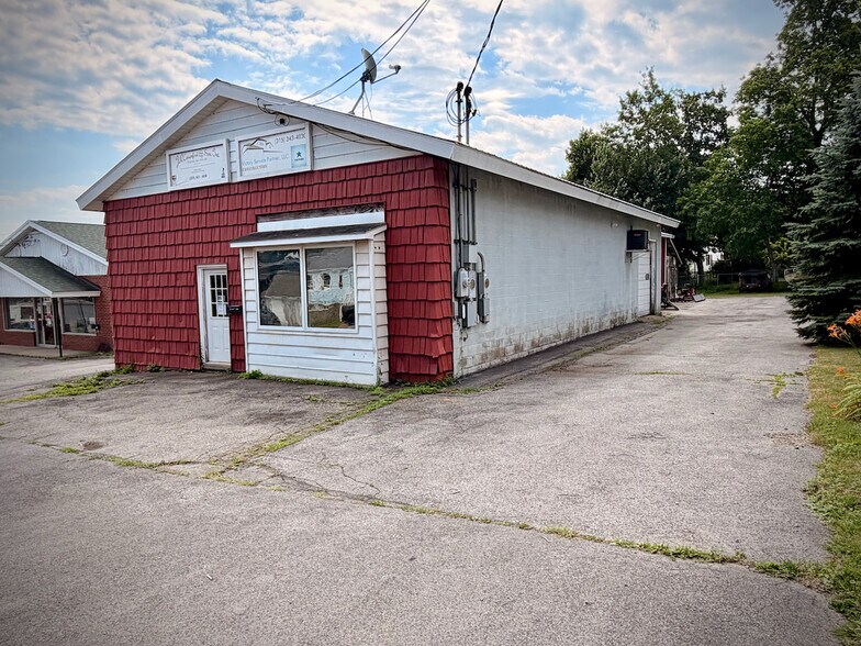 More Photos Of 24 Ohio St, Oswego Office For Sale