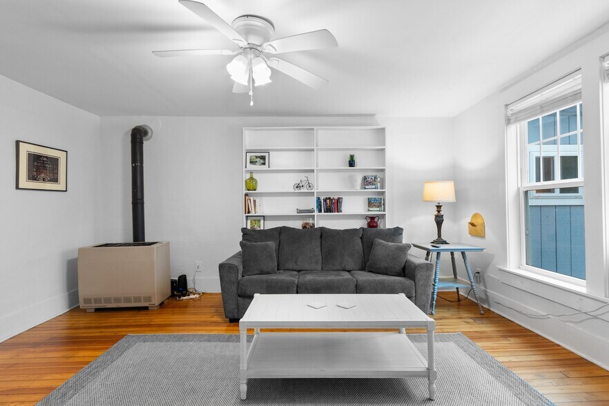 More Photos Of 33 Vance Ave, Black Mountain Apartments For Sale