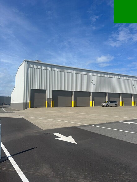 More Photos Of 14 Van Dyke Ave, New Brunswick Warehouse For Lease